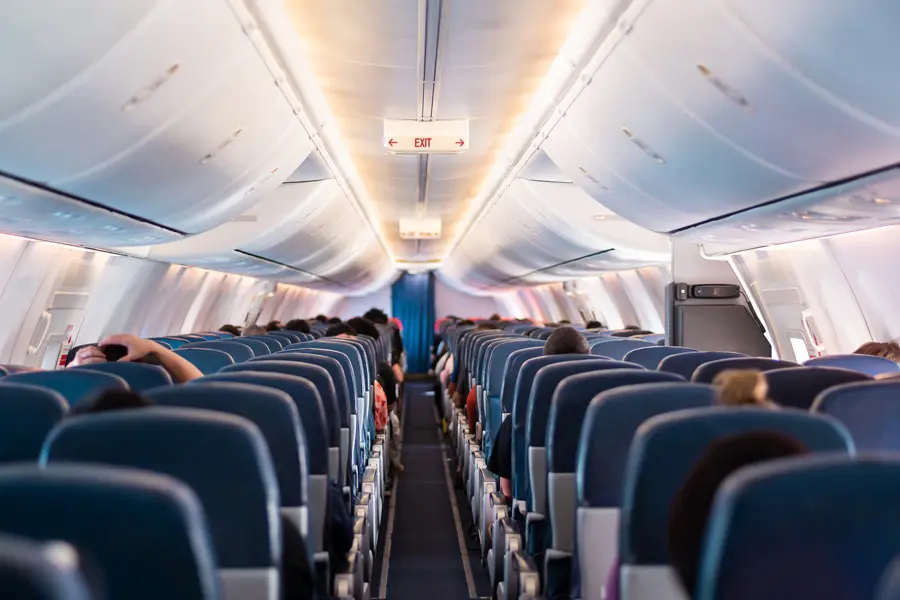 Photo de l'interieur d'un avion page Photo décollage d'un avion page Photo d'une salle d'attente à l'aéroport page transfert aéroport